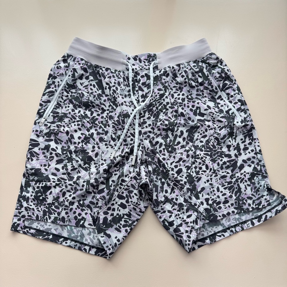 Lululemon License to Train Linerless Short 7” in Command Camo Vapor Multi Size S